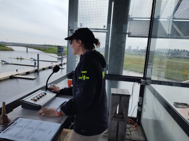 Dicht op de race, midden in de actie: zo is het om jury te zijn
