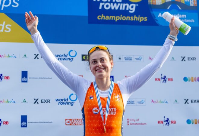 Eerste WK-medaille voor Nederland: brons voor Van de Vliet en vijf boten naar finale